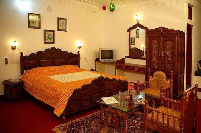 אודייפור Hotel Pearl Palace מראה חיצוני תמונה